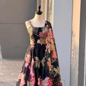 Beautiful Embroidered Party Wear Lahenga