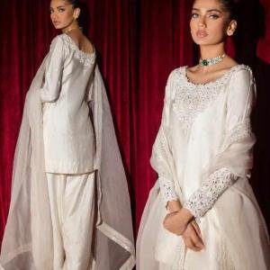 Perfect For Festive Wear Parties & Special Occasions